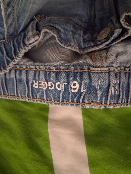 Darujem rifle a teplu bundu, gap,176