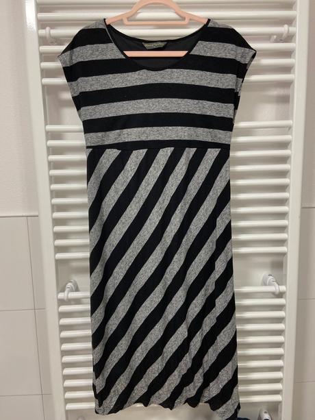 Tehotenské šaty, 40