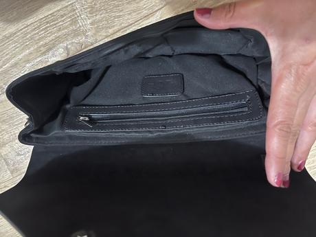 Listová kabelka baťa, baťa