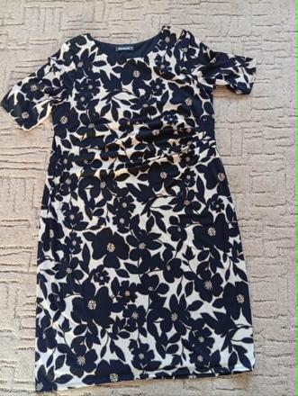 Puzdrové pohodlné podšité šaty, 48