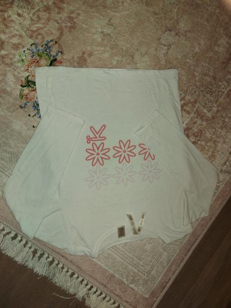 Dievcenske tricko, 104