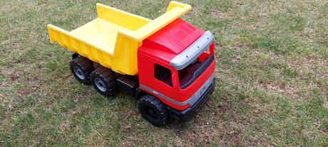 Nákladné auto lena,