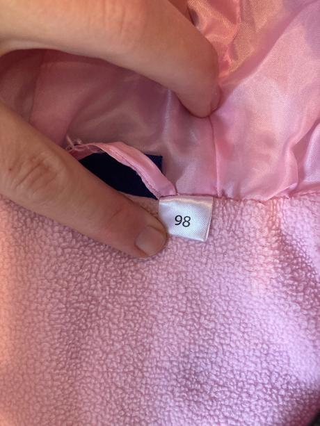 Vesta, ruzova s ciernymi bodkami, lupilu,98