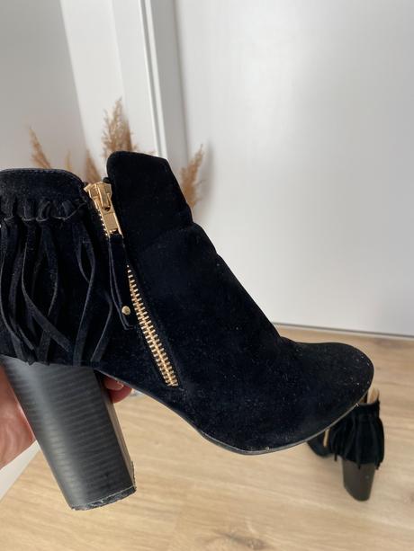 Čierne semišové členkové čižmičky na opätku, 38