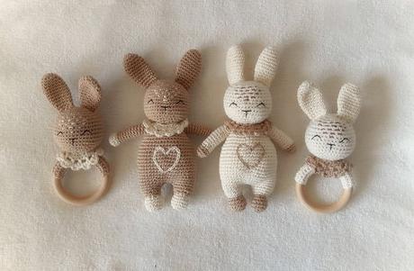 Zajačik - set hrkálka a hračka,