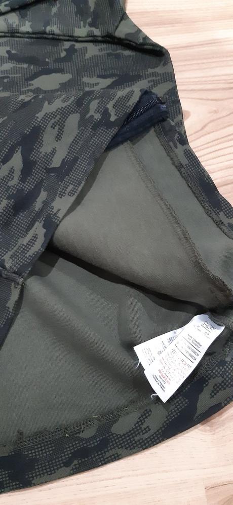 Mikina nenosena, f&f,146