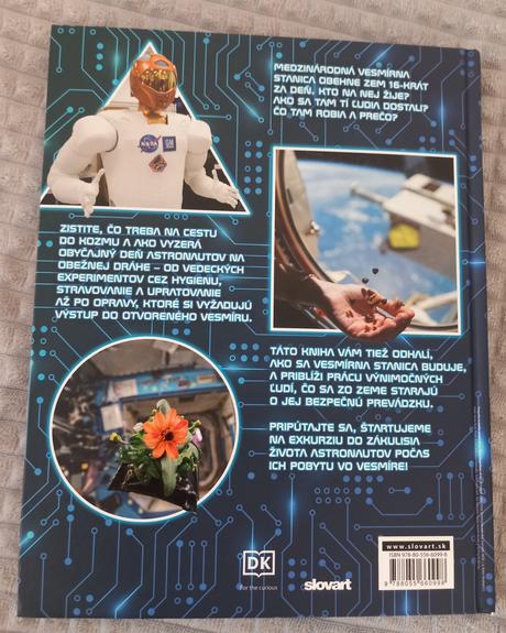 Kniha vesmírna stanica, 