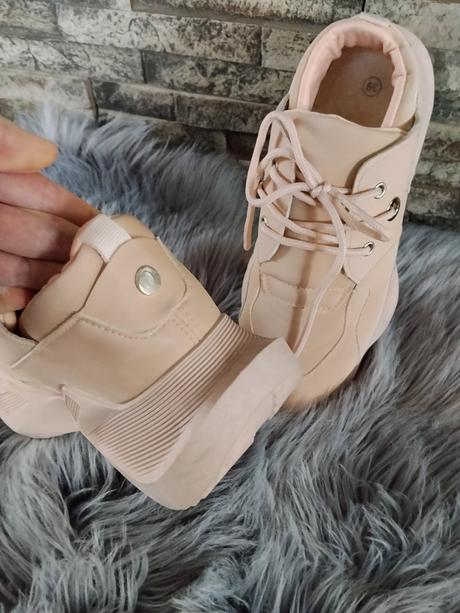 Nepremokavé tenisky, 39