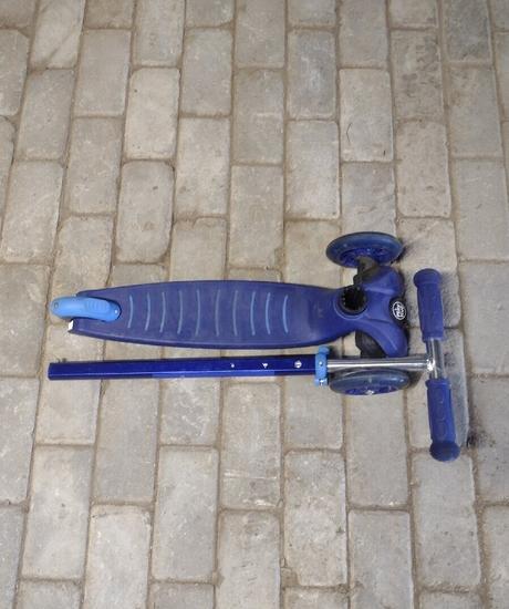 Playtive detská kolobežka s 3 led kolieskami., 