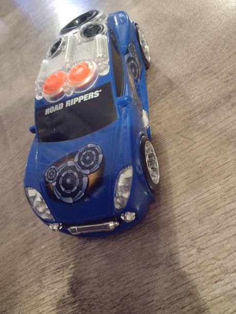 Väčšie auto na baterky, 