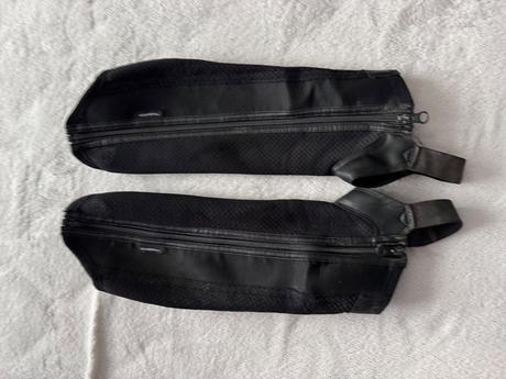 Semišová prilba + chapsy, 