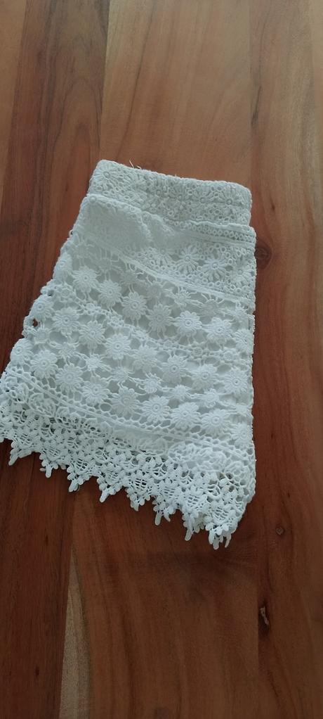 Šortky čipkované, xs