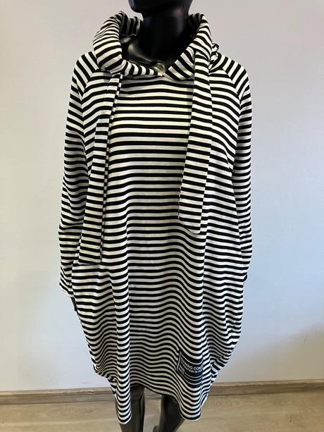Dámske pásikavé šaty s kapucňou zimné (uni), l / m / xl / xxl