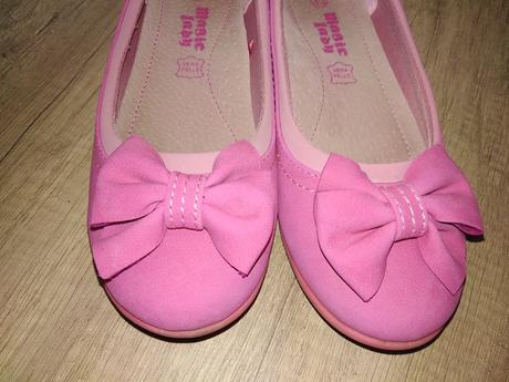 Ruzove balerinky, 33