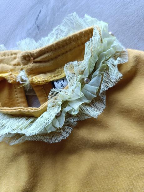 Dievčenské tričko, 122