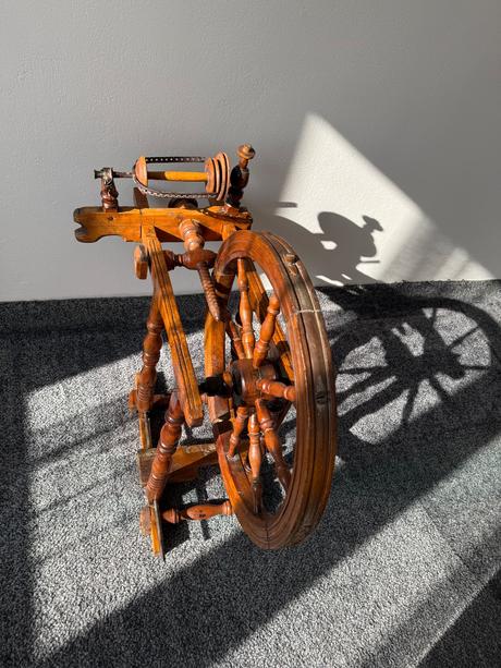 Tradičný drevený kolovrat, 