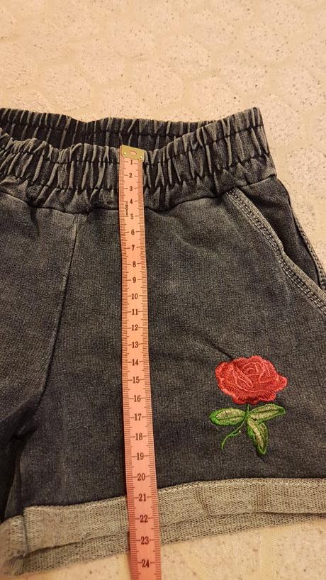 Dievčenské kraťasky veľkosť 140, 140