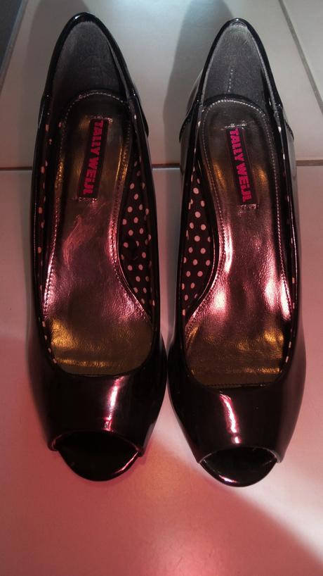 Čierne lodičky, 37