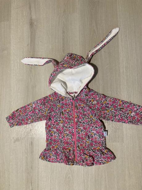 Zajacikovska mikina, 86