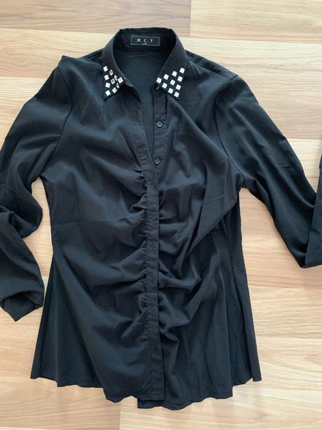 Damska cierna kosela bluzka so strasom, l