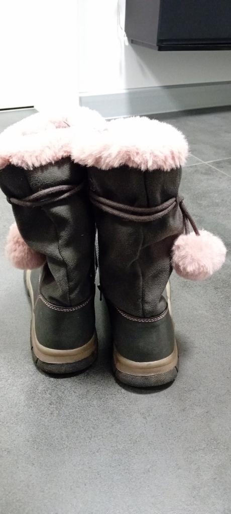 Čižmy s poštou, graceland,35