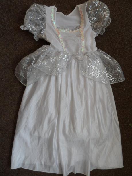 Bielo-strieborná princezná šaty, čelenka, 