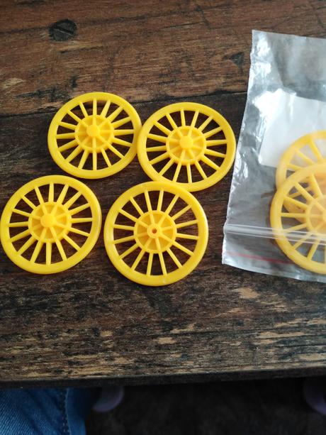 Rôzny materiál na kreatívnu tvorbu, 