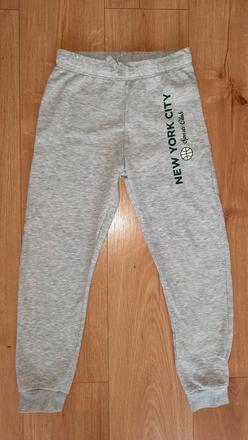 Sivé tepláky, h&m,140