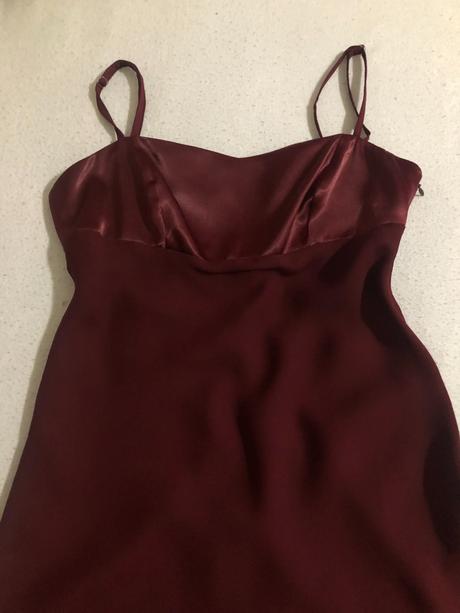 Elegantné bordové šaty, 36