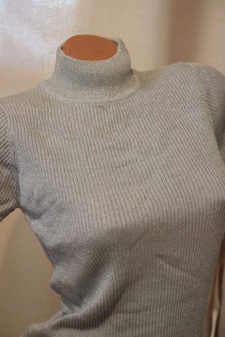 Šedo strieborný rolák, s, s