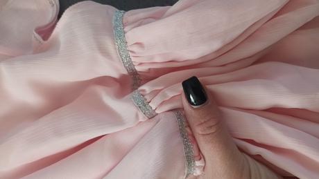 Ružové šatôčky so striebornými prvkami, 134