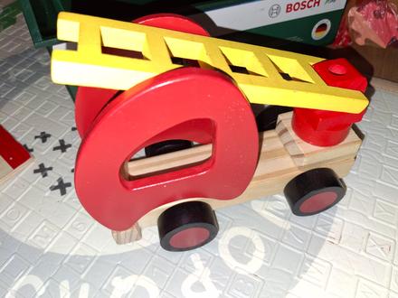 Drevené hasičské auto, 