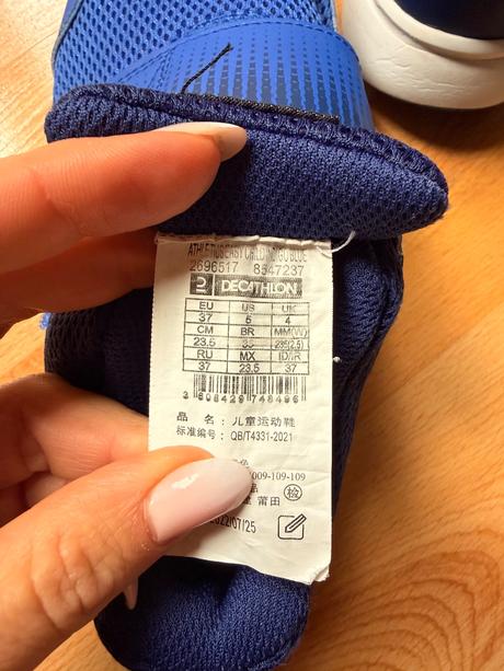 Botasky, decathlon,37