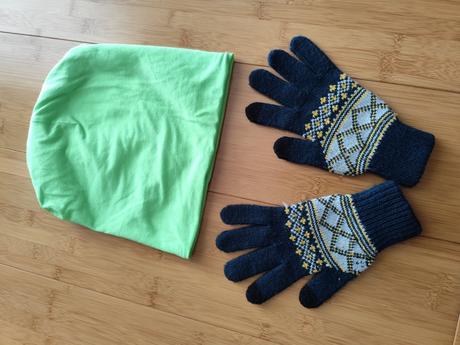 Obojstranná čiapka + rukavice, 134