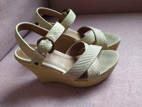 Krásne sandále značky ugg, ugg,37