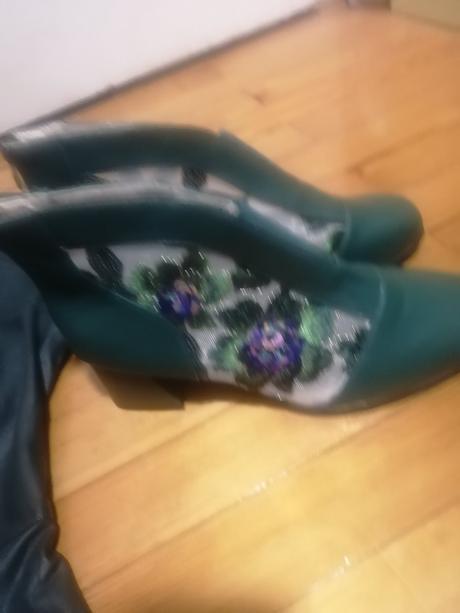 Kotnikove topanky, 39