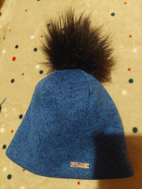 Modra ciapka zimna s brmbolcom, rada