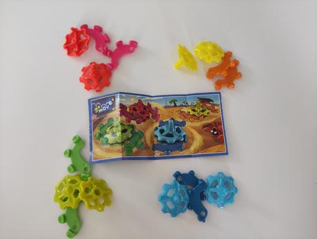 Vrtulky a tabulky z kinder, 