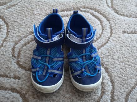 Rýchloschnúce sandálky, 26