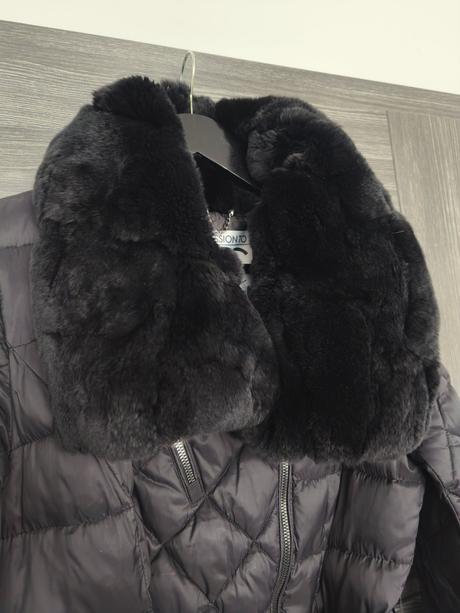 Krasna zimna bunda mayo chix s pravou kozusinkou, mayo chix,s