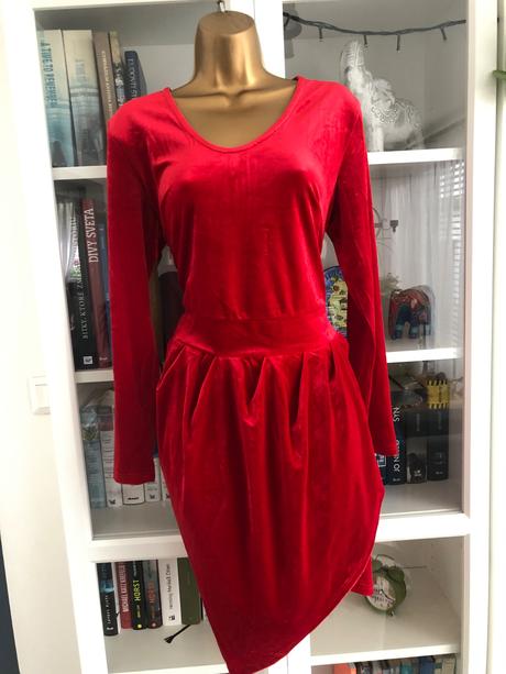 Červené zamatové mini šaty, s