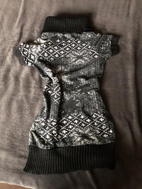 Predĺžený svetrik, s