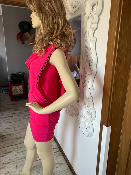 Krasne cyklamenove saty, s