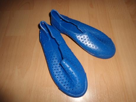 Modre topanky do vody, 27
