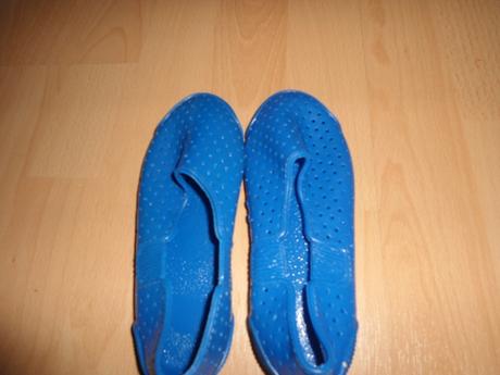 Modre topanky do vody, 27