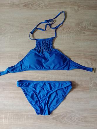 Perfektné modré plavky, kik,m