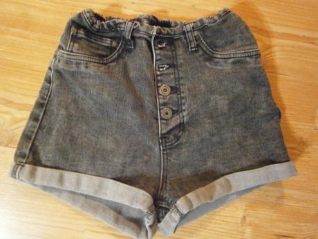 Kraťasy po 3 eur/ks, m