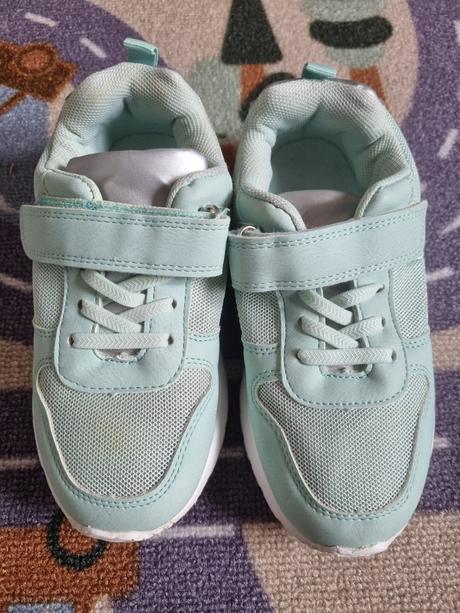 2x tenisky v.31  aj do telocvicne, 31