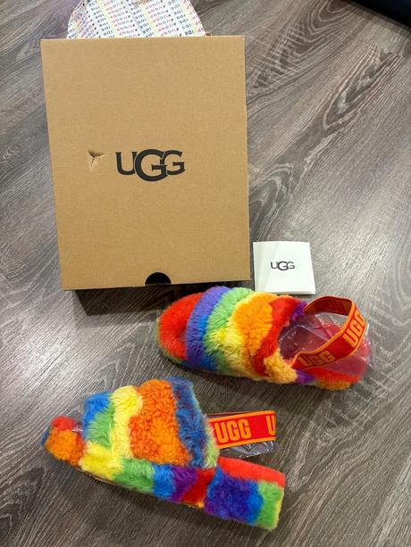 Ugg nove damske farebne hunate sandale č.37, ugg,37
