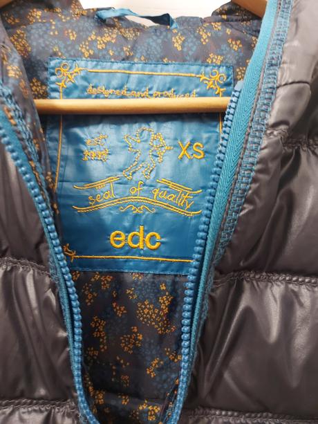 Vesta, esprit,xs